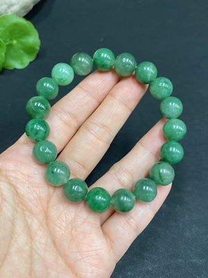 H31668014 非洲翠（独龙玉）手串 卡10.5mm左右     货品总重约30.9g