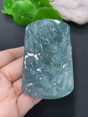 F41906816 翡翠挂件龙牌 货品总约重49.59g