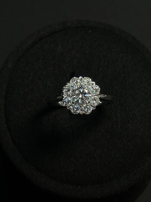 Z41929415 钻石戒指 18k金 货品总重约5.72克 圈口20.5 印记D0.704ct d0.88ct