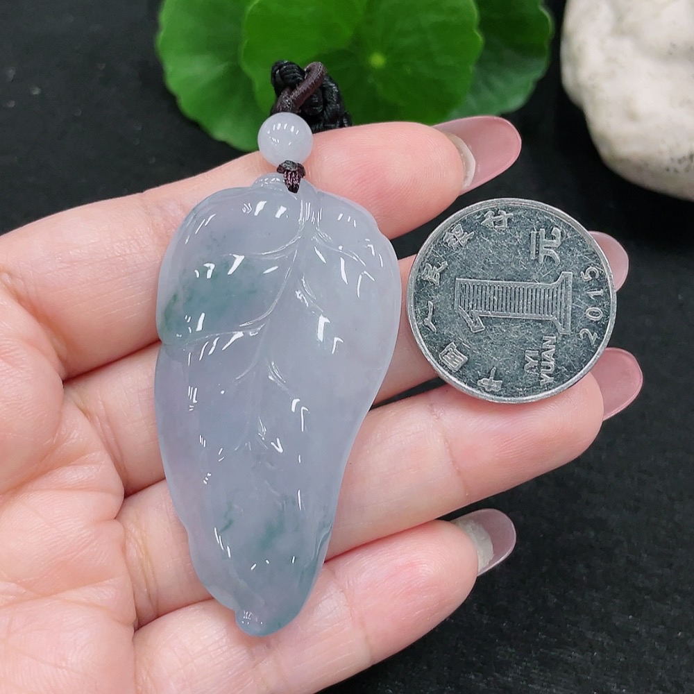 F32809328 Jadeite Leaf Pendant Total Weight Approx. 25.8g (including rope weight)