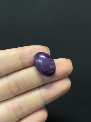 C46535890 苏纪石饰品 仅紫色 含其他矿物成分 可见有机物 货品总重约1.83g （含矿）