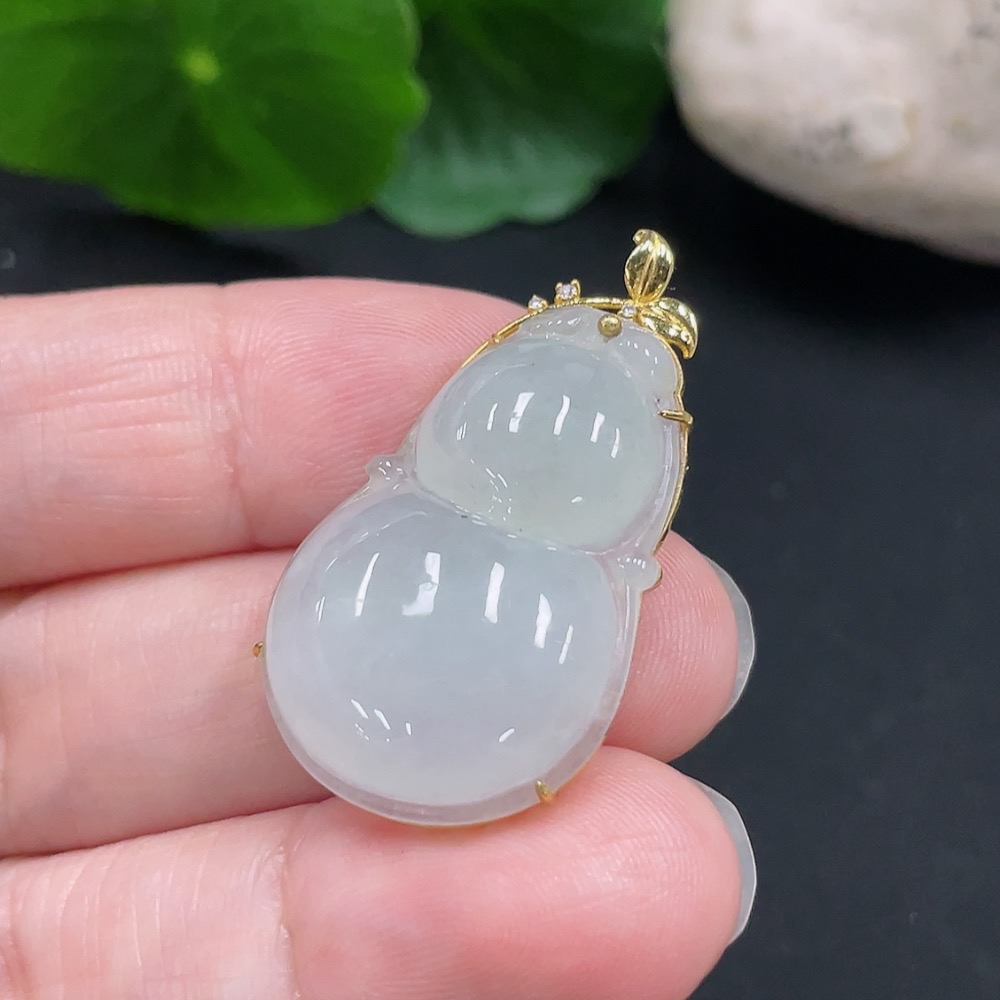 F31627061 Jadeite Gourd Pendant 18K Gold Total Weight Approx. 5.1g