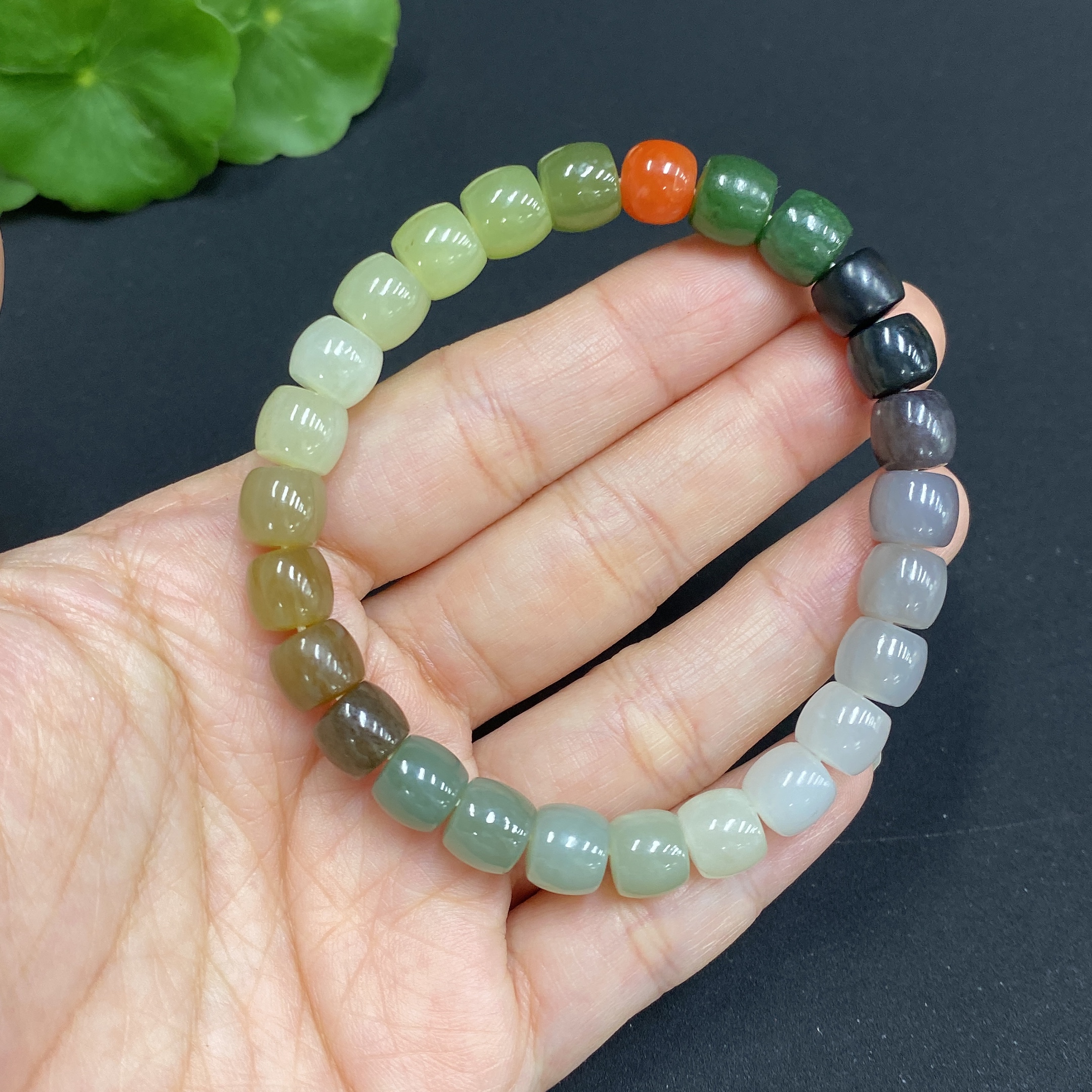 H34985428 Hetian Jade Bracelet, approx. 7.7mm, total weight approxxi. 21进程中，配珠非和田玉