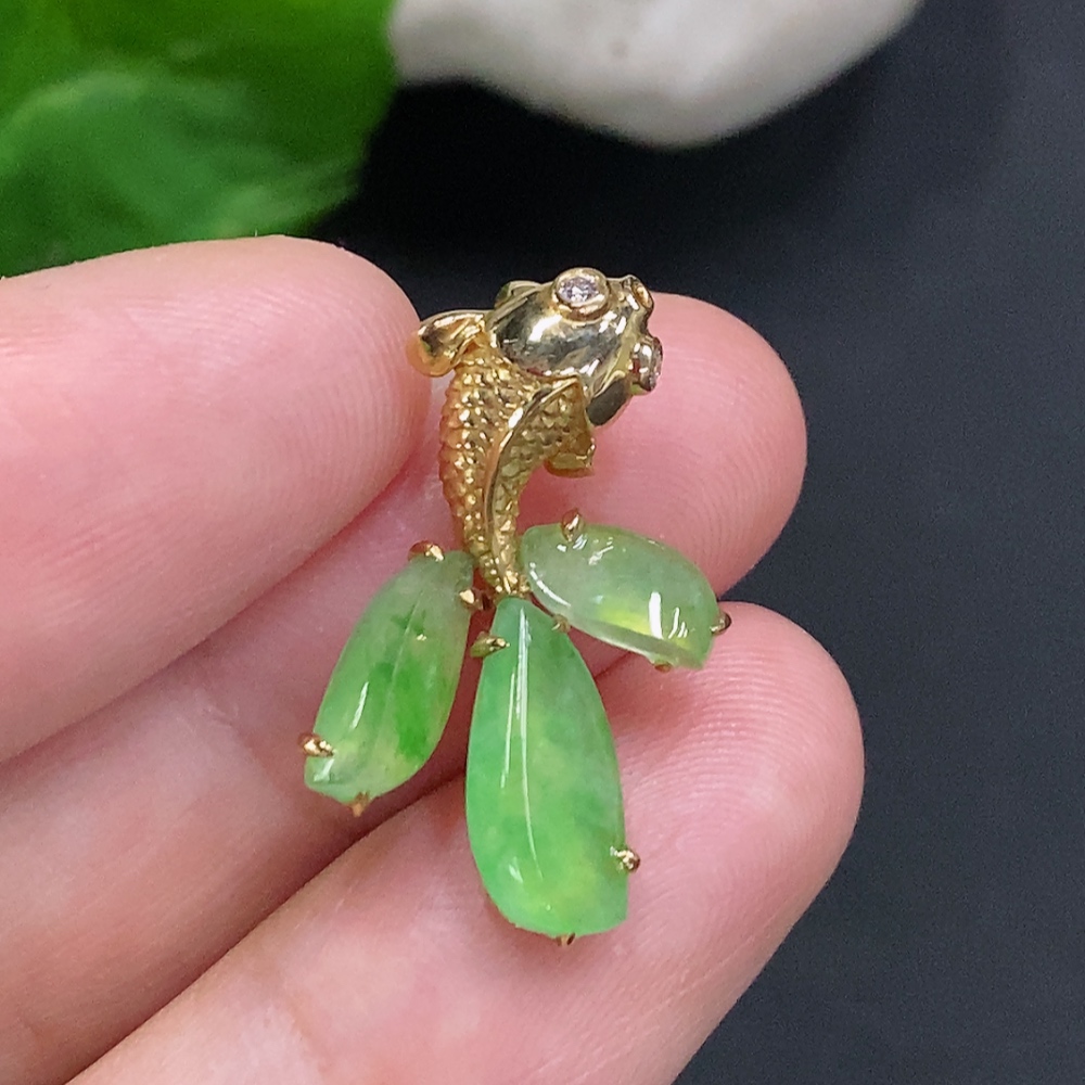 F33905953 Jadeite inlaid pendant 18K gold total weight about 2.9 grams