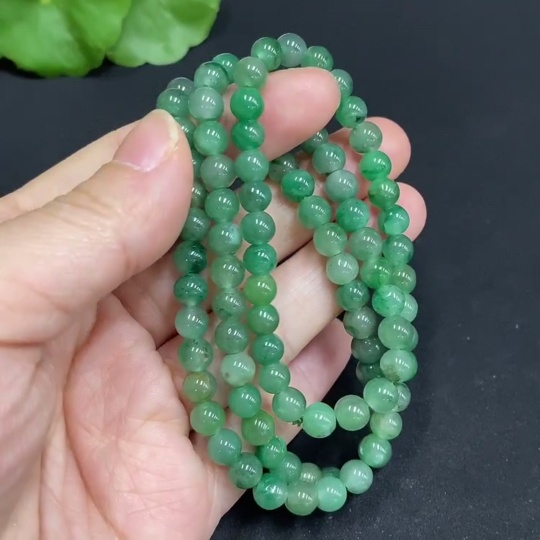 H34986484 African Emerald (Dulong Jade)