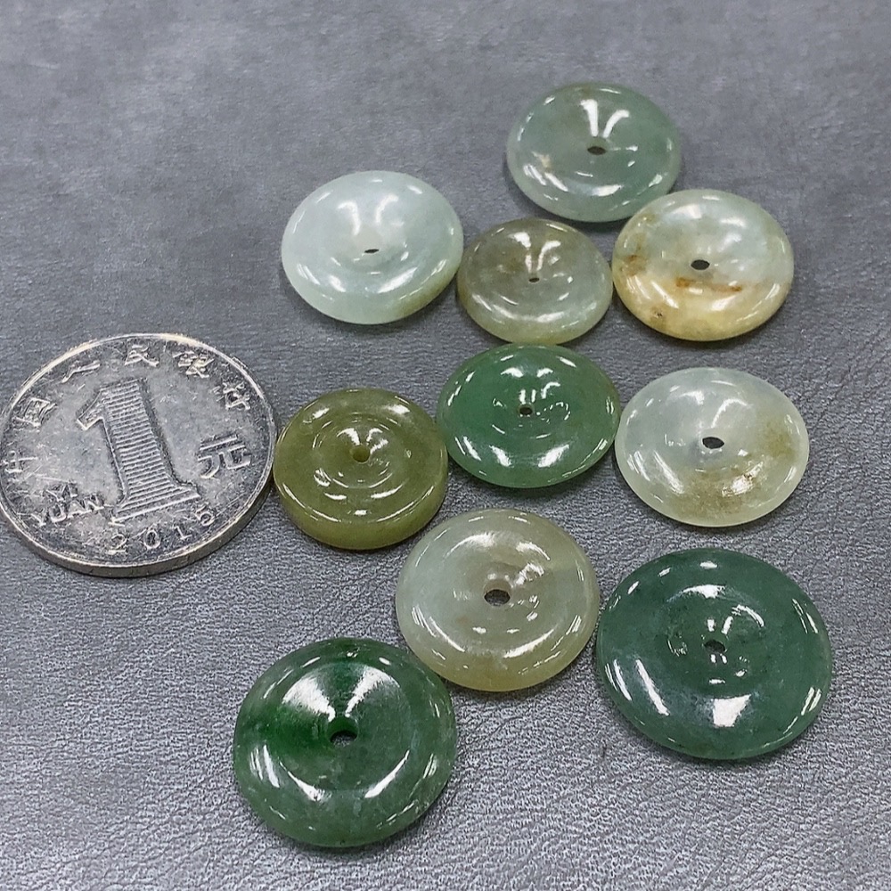 F32788409 Jadeite Peace Buckle Sell as a Lot