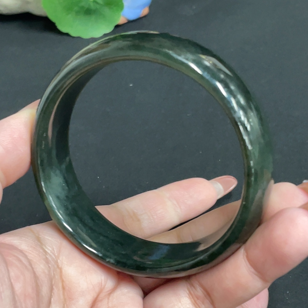 H35118380 Hetian Jade Regular Round Bracelet Size 61.1 Total Weight Approx. 72.6g