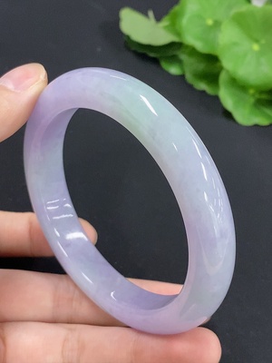 F46519812 翡翠正圈手镯 圈口60.5mm 货品总约重70g