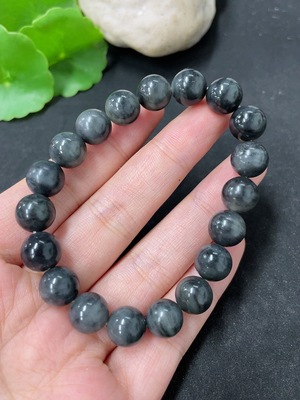 H46576352 和田玉手串  卡9.8mm左右   货品总重约28.9g