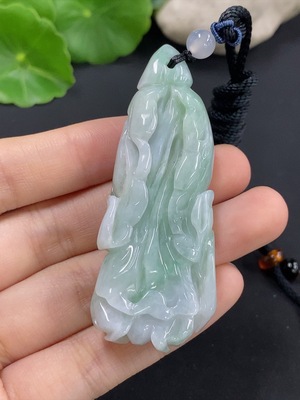 F41936132 翡翠白菜挂件 货品总重约38.4g