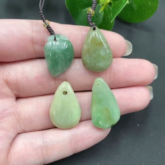 F10114530 Jadeite Pendant Four Pieces