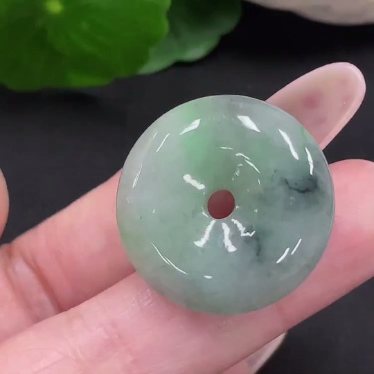 F34068308 Jadeite Safety Buckle Pendant, Total Weight Approximately 8.2g