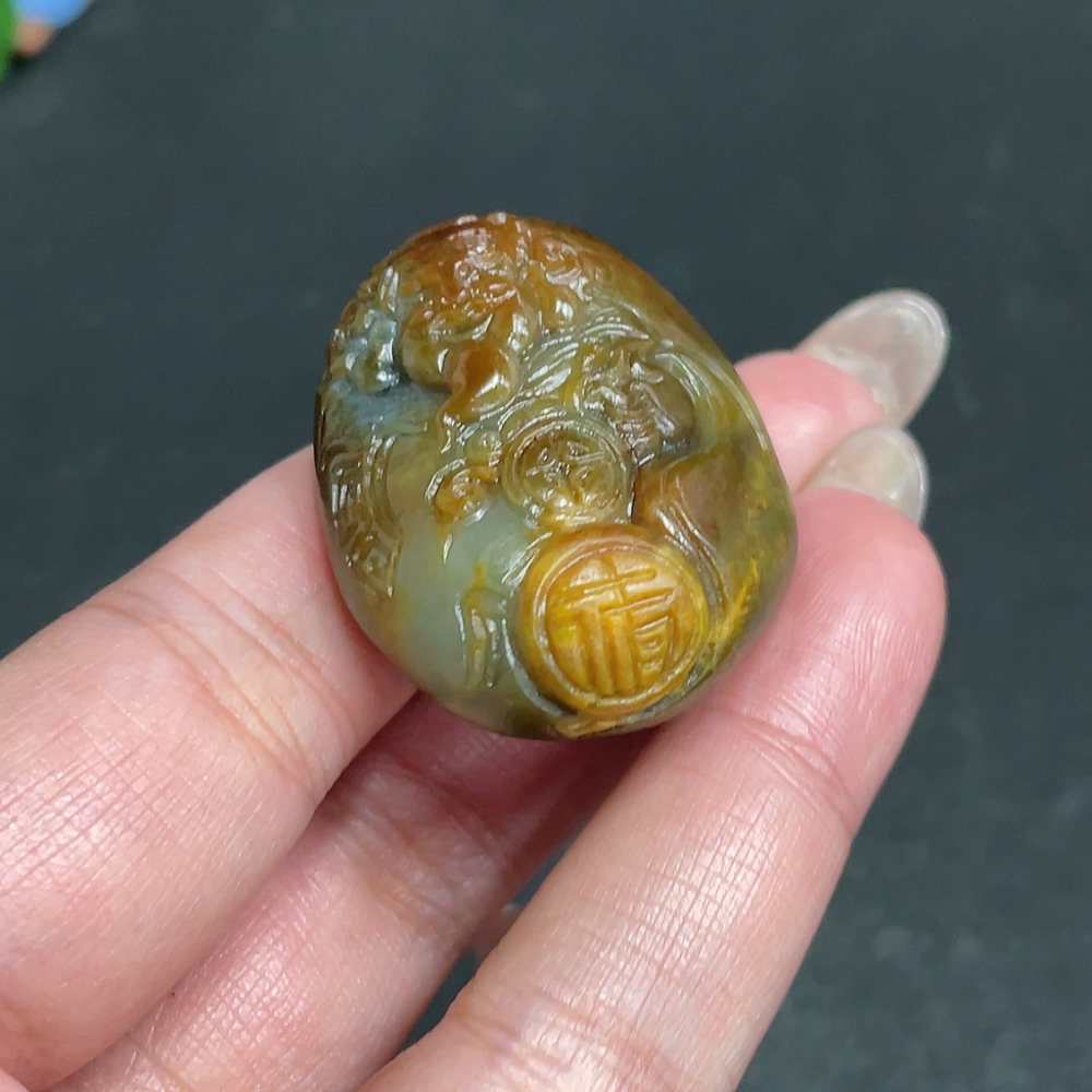 H30551071 Hetian Jade Pendant    God of Wealth    Total weight: approx. 31g    Undetermined skin color origin