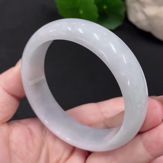 F28263093 Jadeite Regular Bangle, 57.8 Inner Diameter, Total Weight Approx. 66g