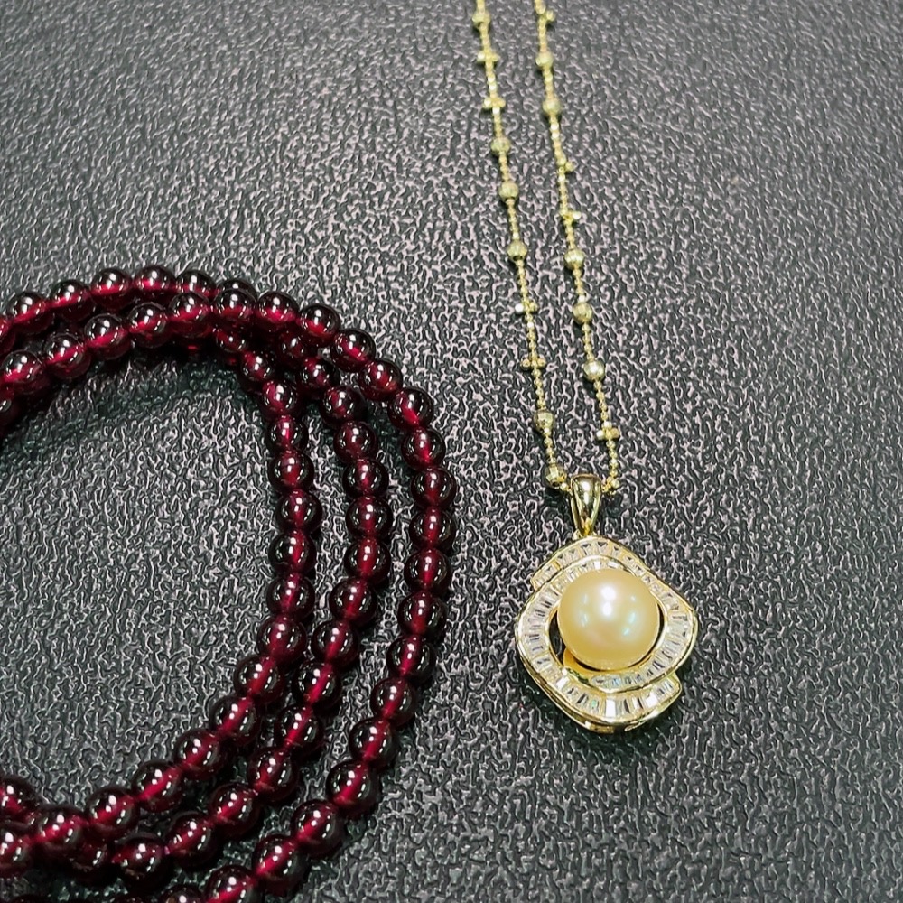 C34949908 Garnet Bead Strand + Pearl Necklace Non-Gold Total Weight Approx. 33.94g Sell as a Lot