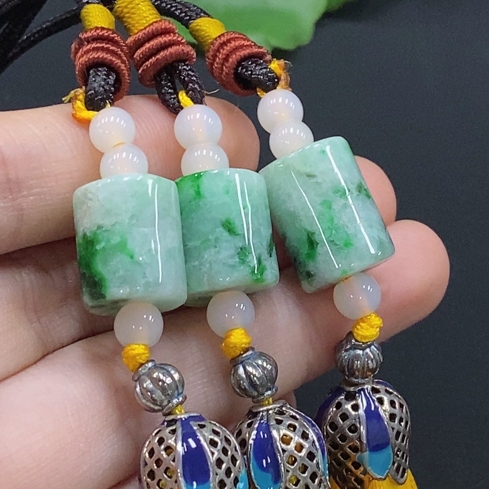 F33833106 JadeitePendant with Other Mineral Components, Non-Grade A Beads