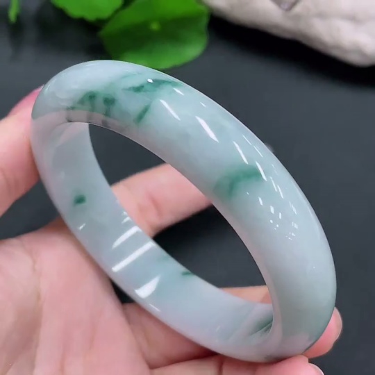 F20243106 Jadeite Bangle 59.3mm 68.074g