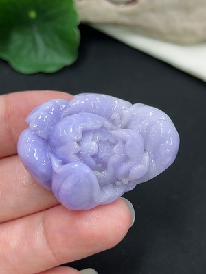 F41941959 翡翠莲花挂件 货品总重约21.36g
