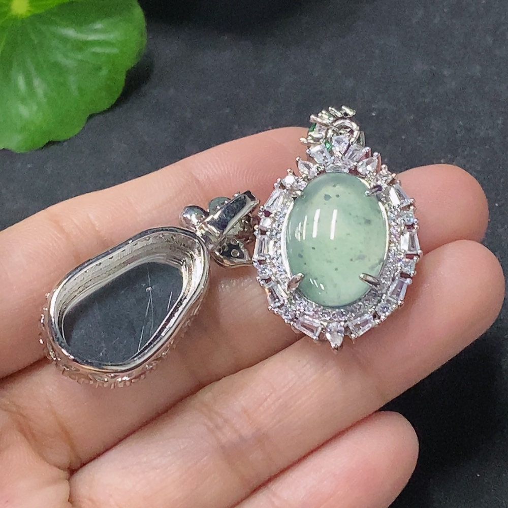 F33888030 Jadeite Leaf Inlaid Pendant Non-Gold Inlaid With Non-A Grade Stones