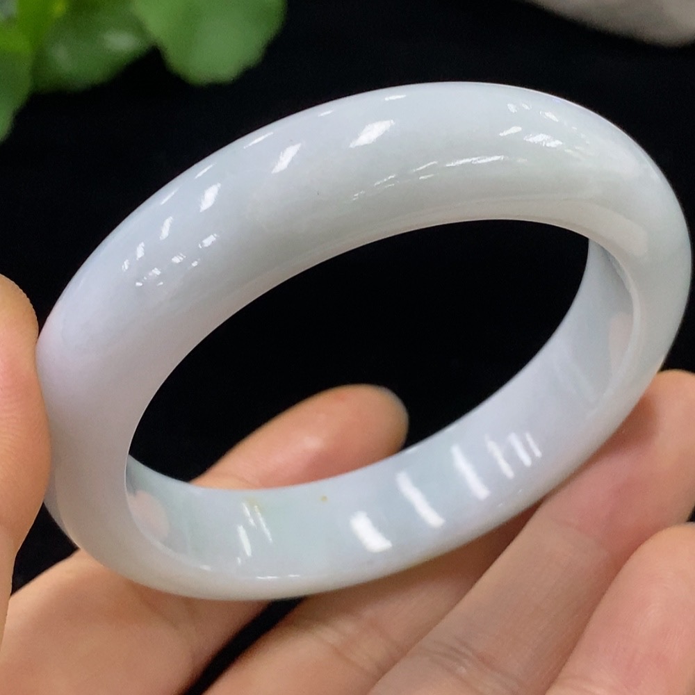 F30560247 Jadeite Round Bangle 51.1 Circumference Total Weight Approx. 51.61g