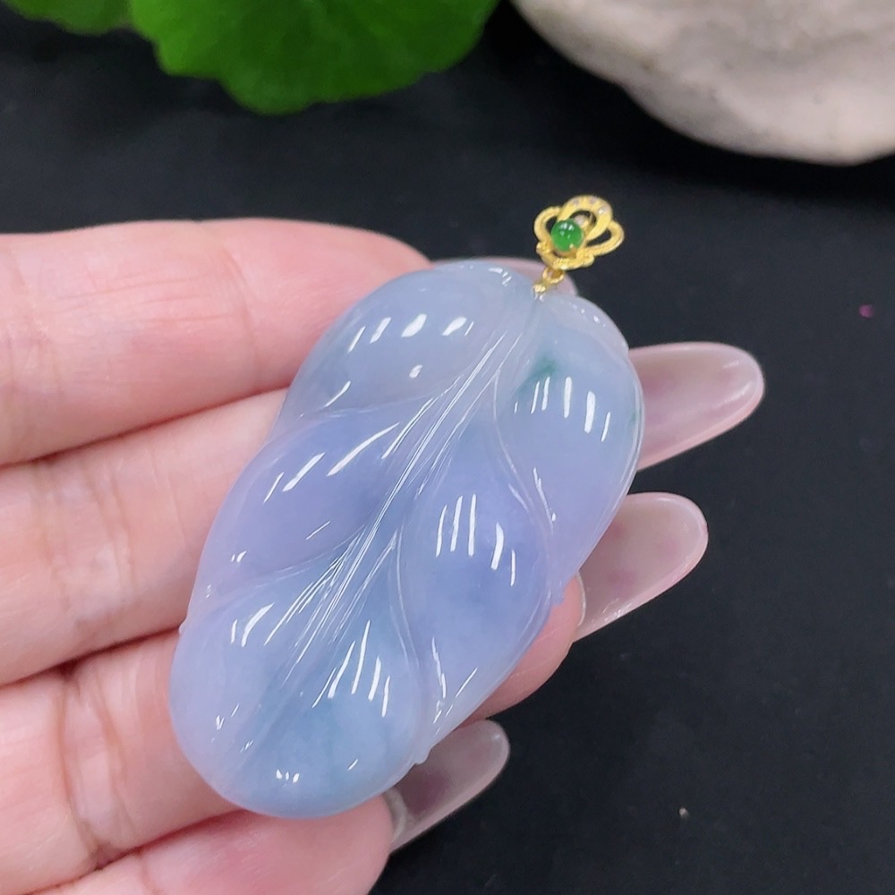 F34068528 Jadeite Leaf Pendant 18K Gold Total Weight Approx. 12g