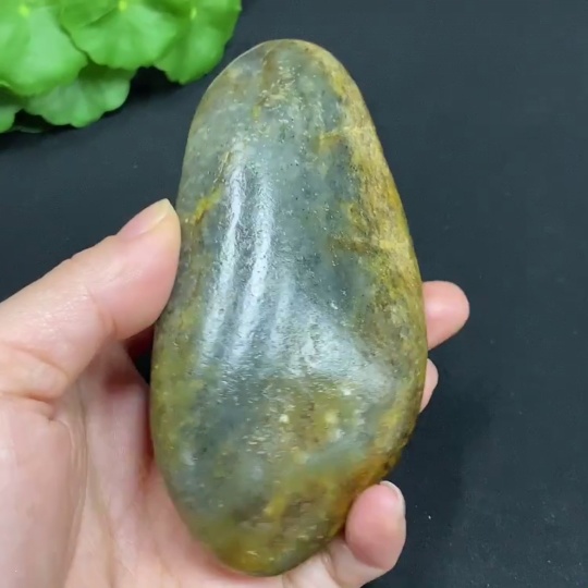 H29329996 Hetian Jade, total weight about 234.3g, undetermined skin color origin, contains other mineral components