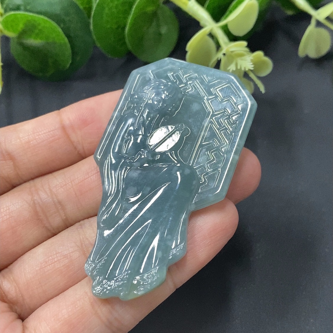 F07136261 Jadeite Beauty Pendant