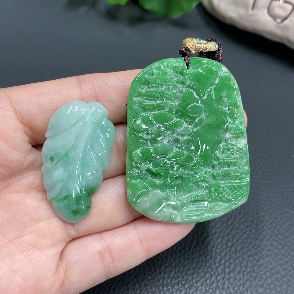 F22513074 Jadeite Pendant Sell as a Lot