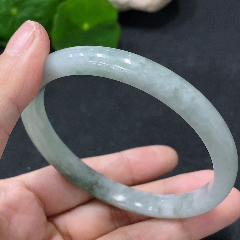 F31661628 Jadeite Round Bangle Bracelet, Inner Diameter 56.8mm, Total Weight Approximately 26.9g