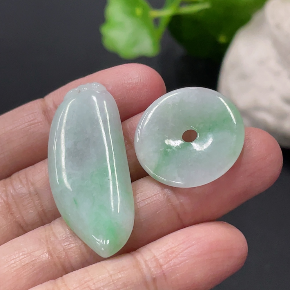 F34019628 Jadeite Pendant Peace Button Blessing Melon