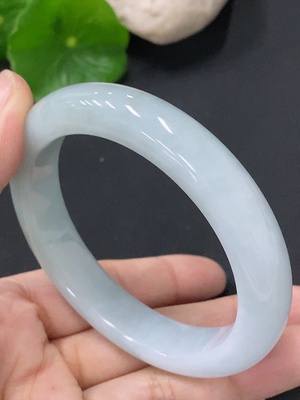 F33829309 Jadeite Regular Bangle