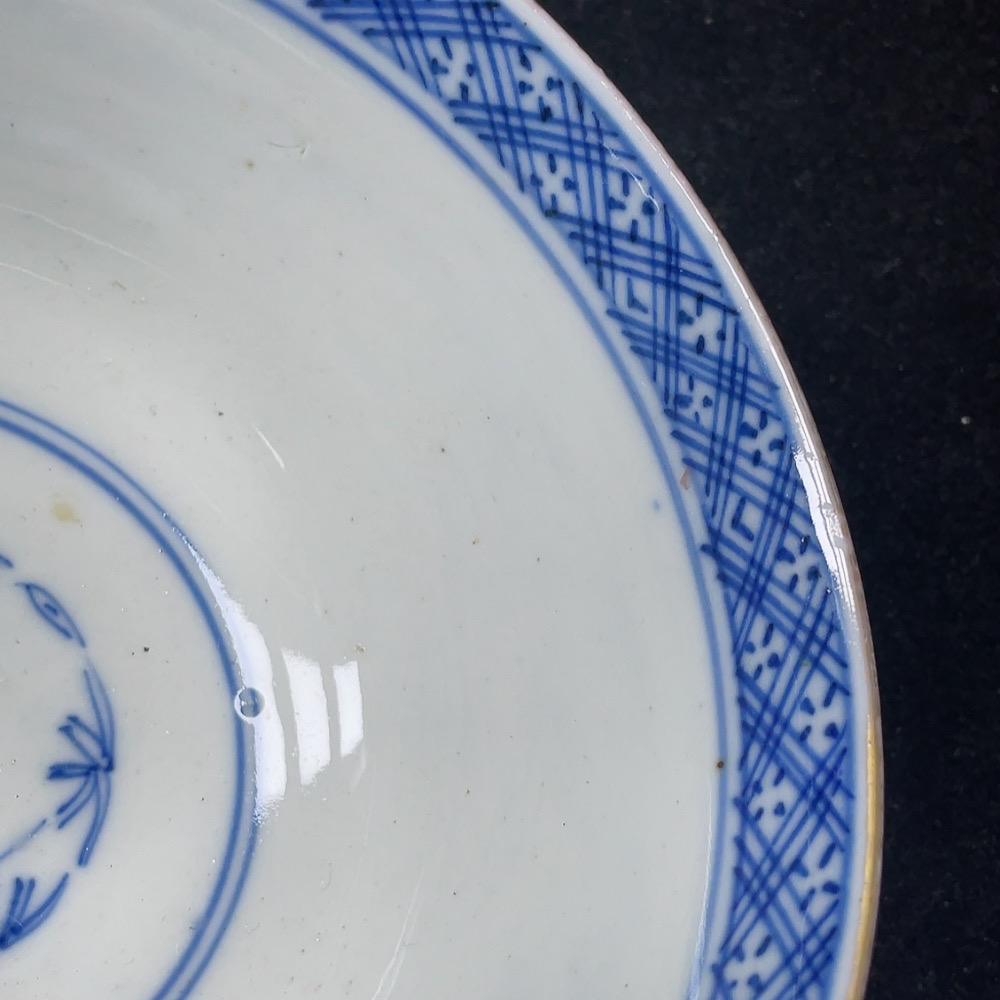W32714812 Ceramic Undamaged Modern Painted Lidded Bowl (size as per actual item)