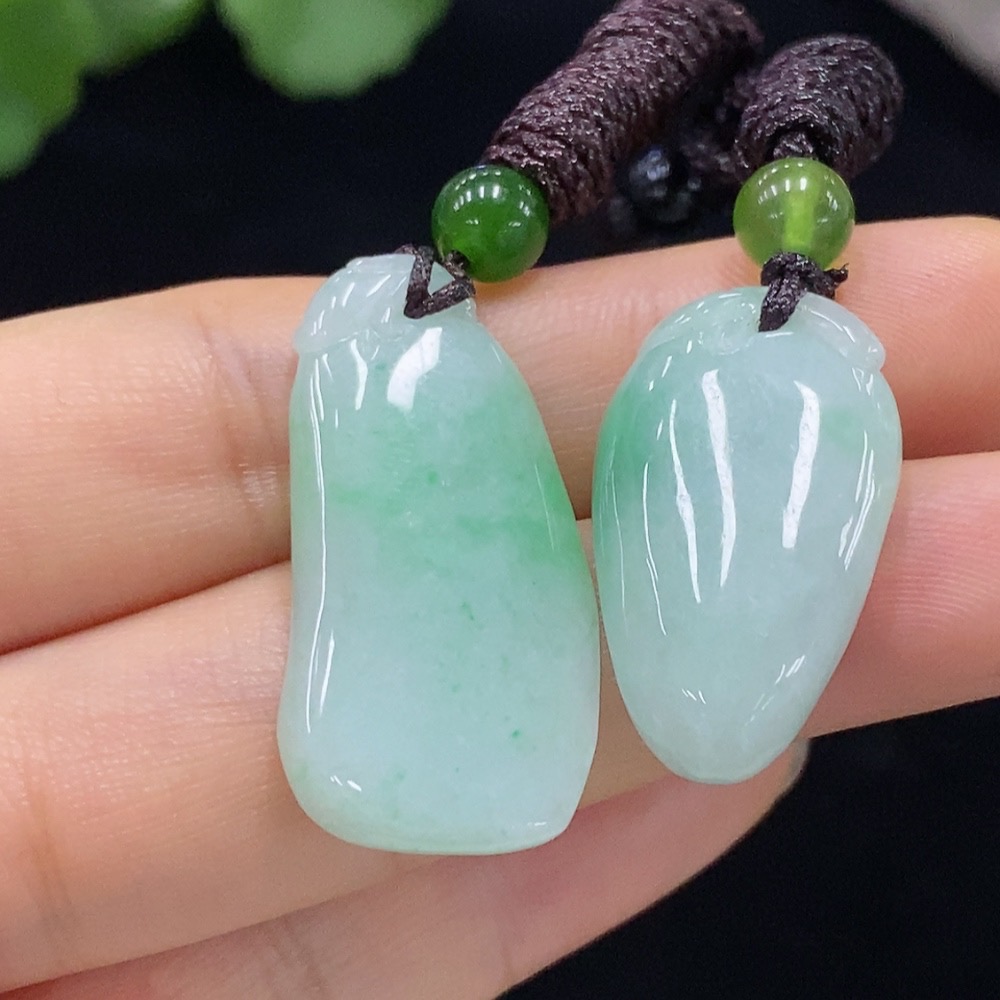 F30500610 Jadeite Pendants Sell as a Lot