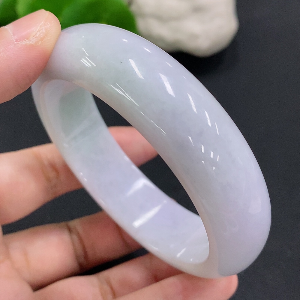 F33884093 Jadeite regular bangle size 58.5 total weight about 87.7g