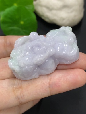 F42972359 翡翠貔貅挂件 货品总重量约35.8克