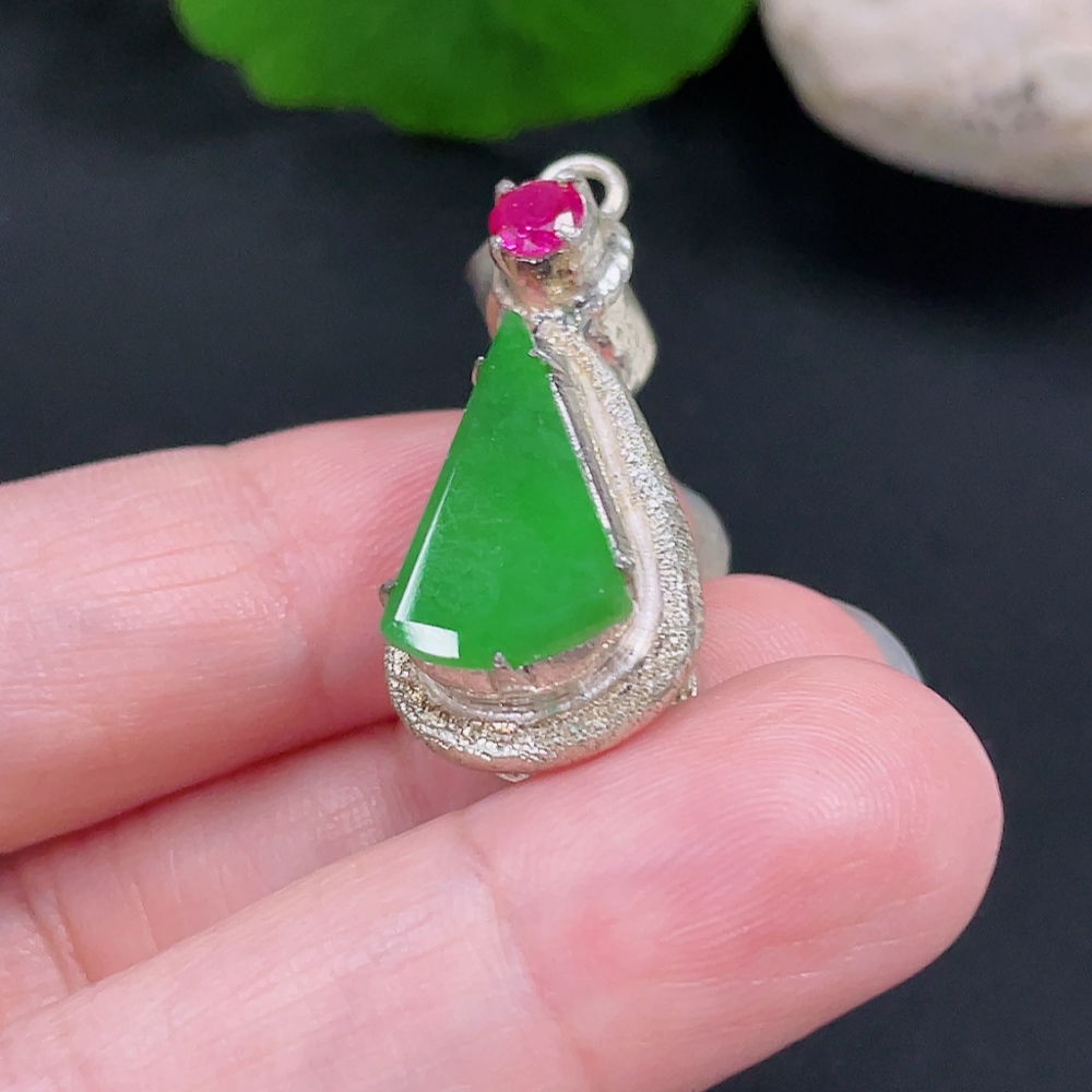 F30453980 Jadeite Inlay Piece Non-Gold Inlay Total Weight Approximately 8.1g