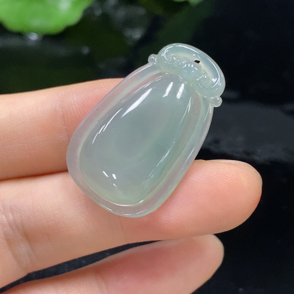F27143498 Jadeite Blessing Shell Pendant