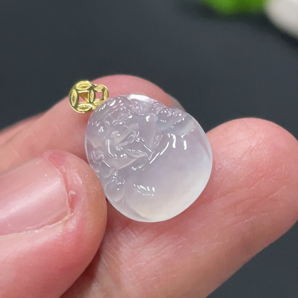 F32740367 Jadeite God of Wealth Pendant with 18K Gold Clasp, Total Weight Approx. 1.04g