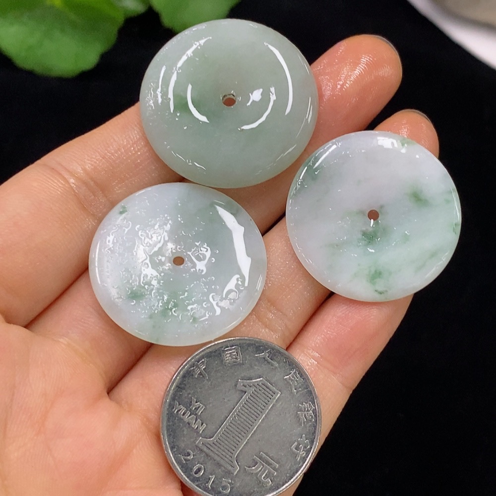 F31639371 Emerald Pendants Wholesale Set