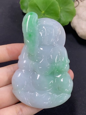 F46601067 翡翠观音挂件 货品总重约51.86g