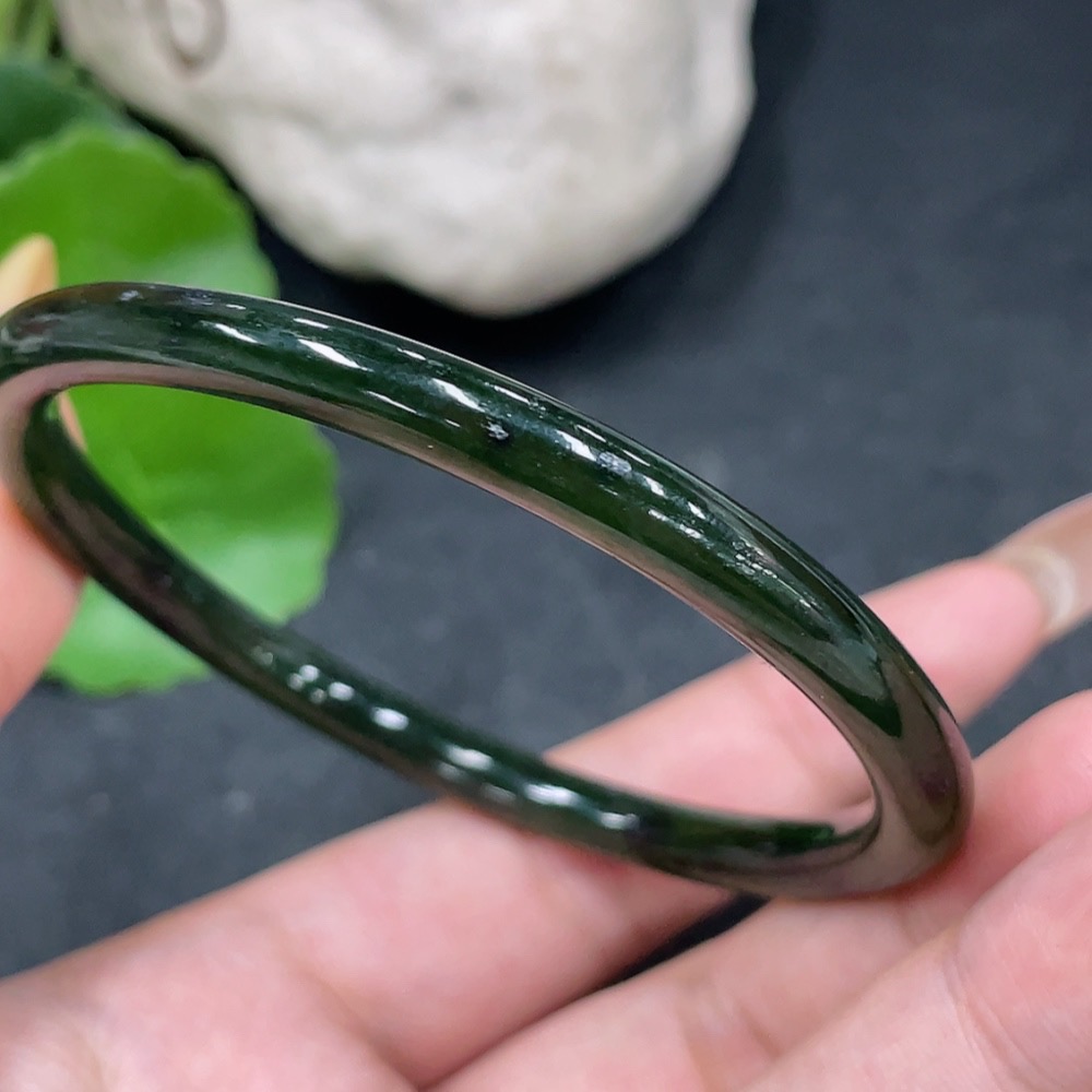 H32751682 Hetian Jade Round Bangle Size 59 Total Weight about 17.4g