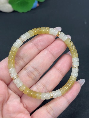 H46587143 和田玉手串 卡6mm左右 货品总重约15.7g 非金
