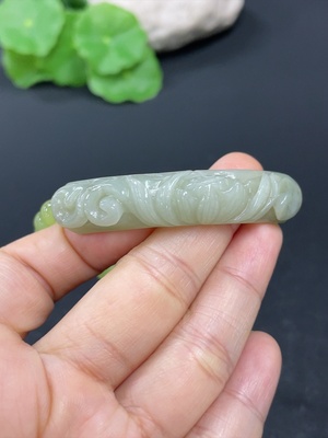 H41870637 和田玉莲花手牌      货品总重约16.7g     配链非和田玉