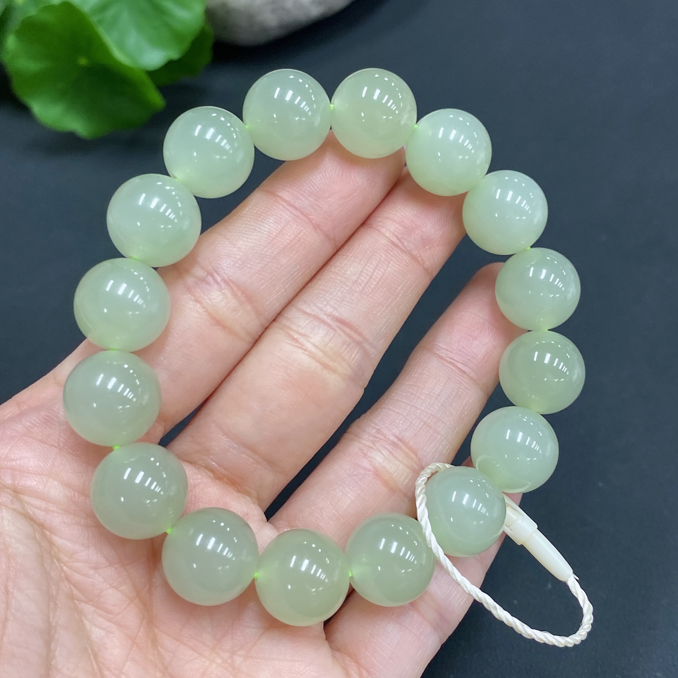 H15691535 Hetian Jade Bracelet, approx. 11.6mm beads, total weight approx. 43.2g