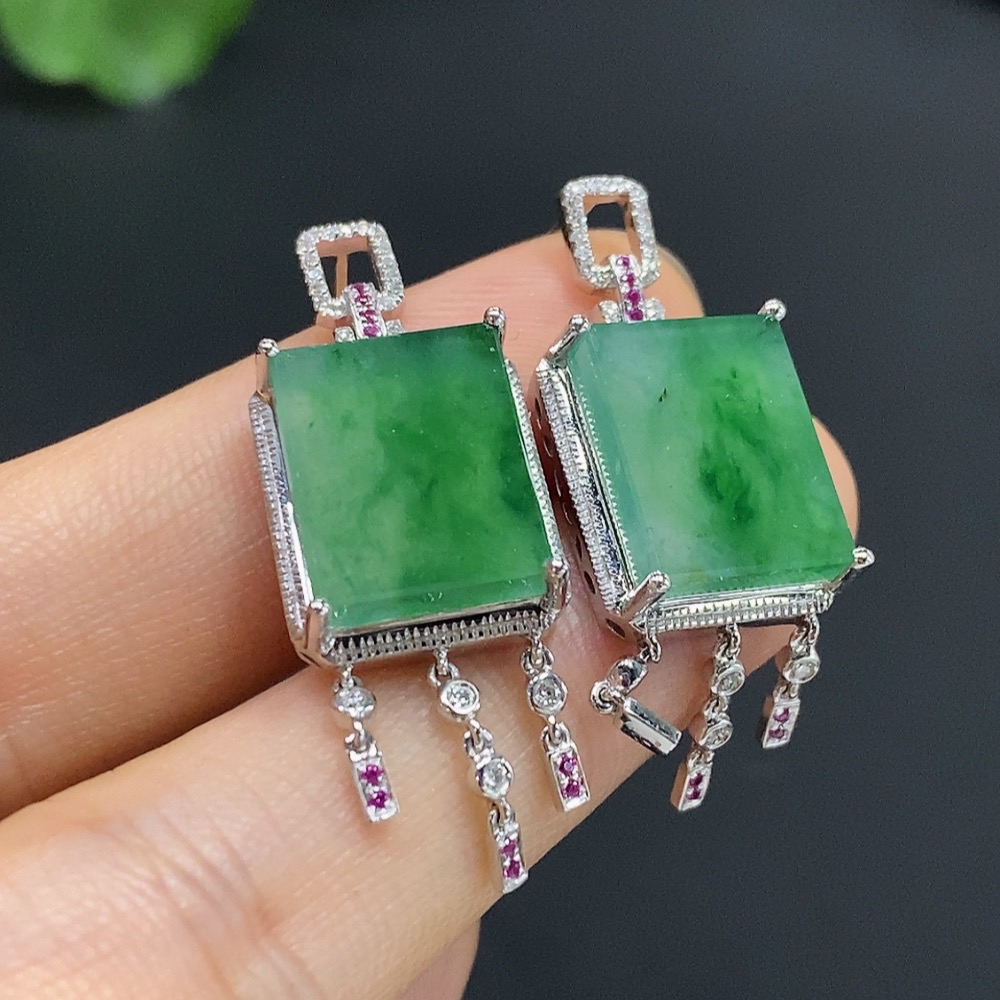 F21333589 Jadeite Inlaid Earrings (18K Gold) Approx. 8g Total Weight