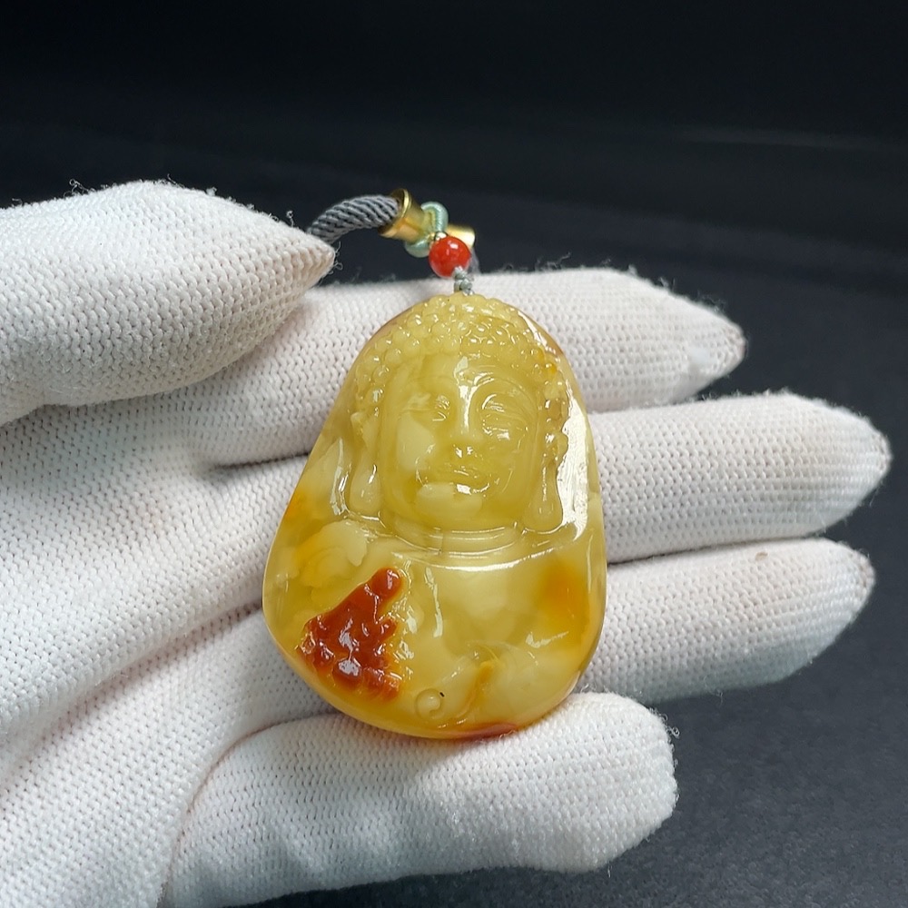 C27049249 Amber Beeswax Pendant with Cord (Approx. 21.60g) Coated with Colorless Film