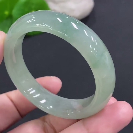 F34962888 Jadeite Concubine Bracelet Size 50.6/44.8 Total Weight Approx. 40.4g