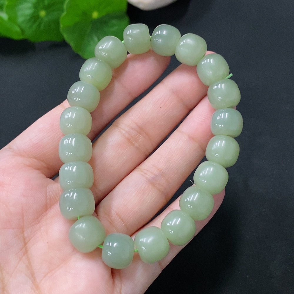 H22434289 Hetian Jade Bracelet, Approx. 10mm Beads, Total Weight Approx. 33.4g