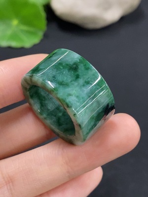 F42969423 翡翠指环  圈口20 含其他矿物成分  货品总重约13.27g
