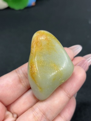 H46521586 和田玉 皮色成因未定 货品总重约45.2g